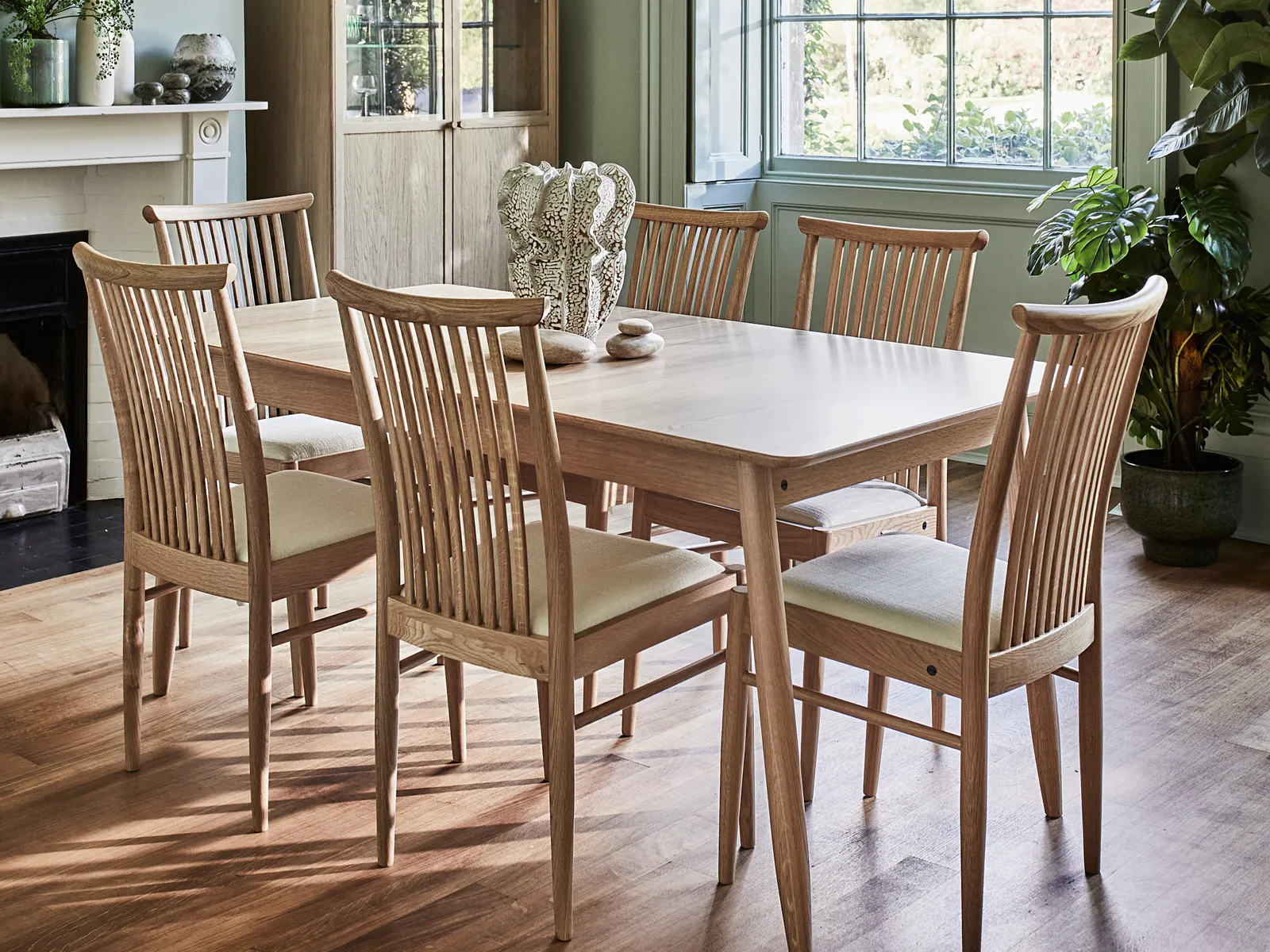 Medium Extending Dining Table